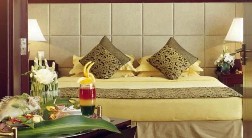 Bed in Wonderport International Hotel