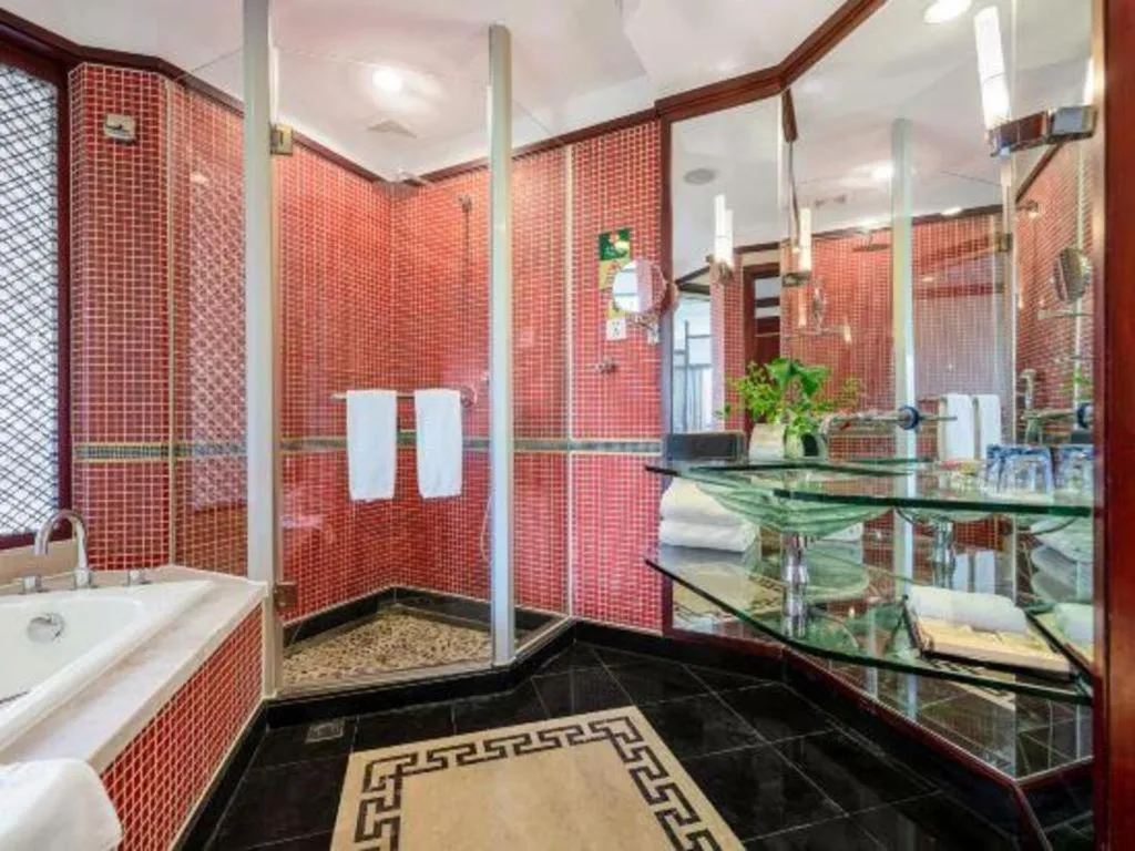 Wonderport International Hotel