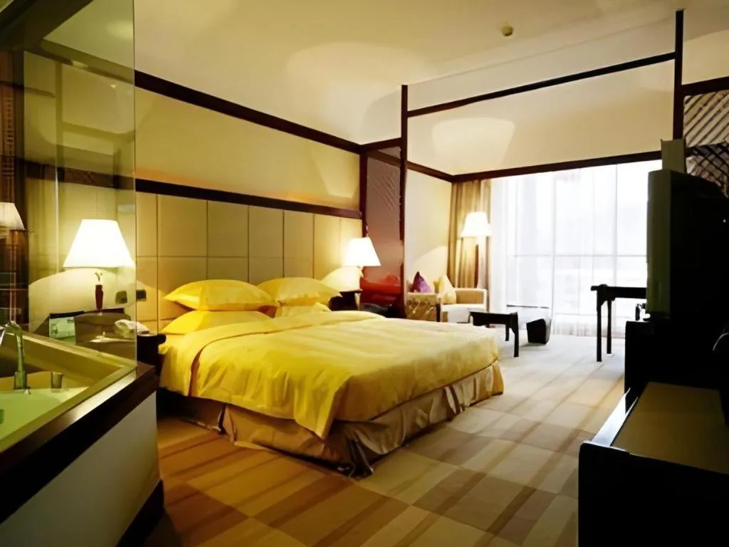 Bed in Wonderport International Hotel