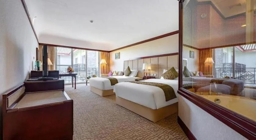 Bed in Wonderport International Hotel