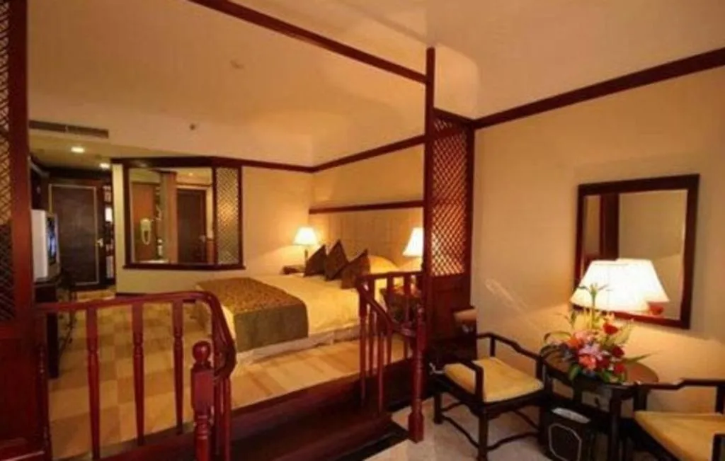 Bed in Wonderport International Hotel