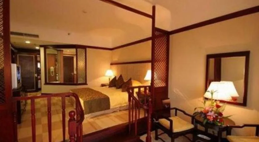 Bed in Wonderport International Hotel