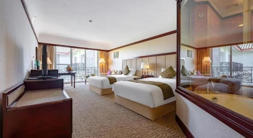 Bed in Wonderport International Hotel