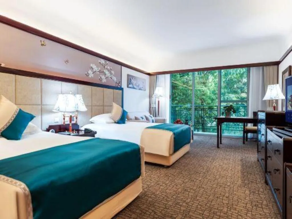 Bed in Wonderport International Hotel