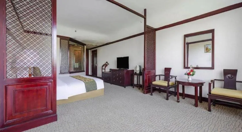 Bed in Wonderport International Hotel