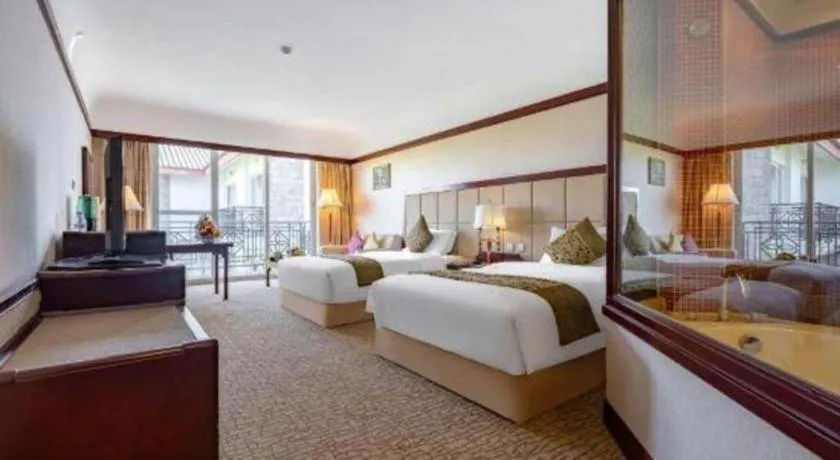 Bed in Wonderport International Hotel