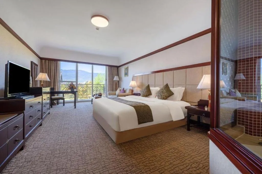 Bed in Wonderport International Hotel