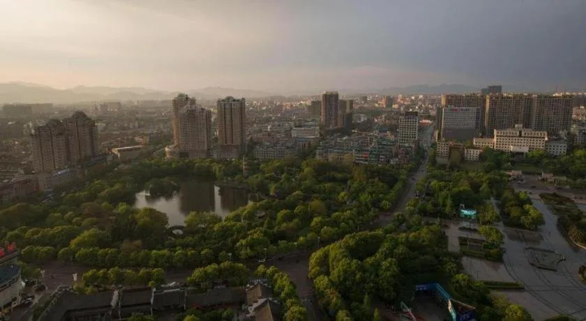 Yiwu Yimei Plaza Hotel