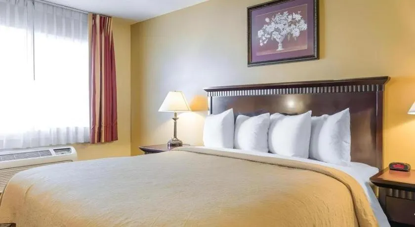Bed in Quality Inn San Bernardino - Loma Linda