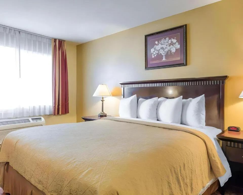 Bed in Quality Inn San Bernardino - Loma Linda