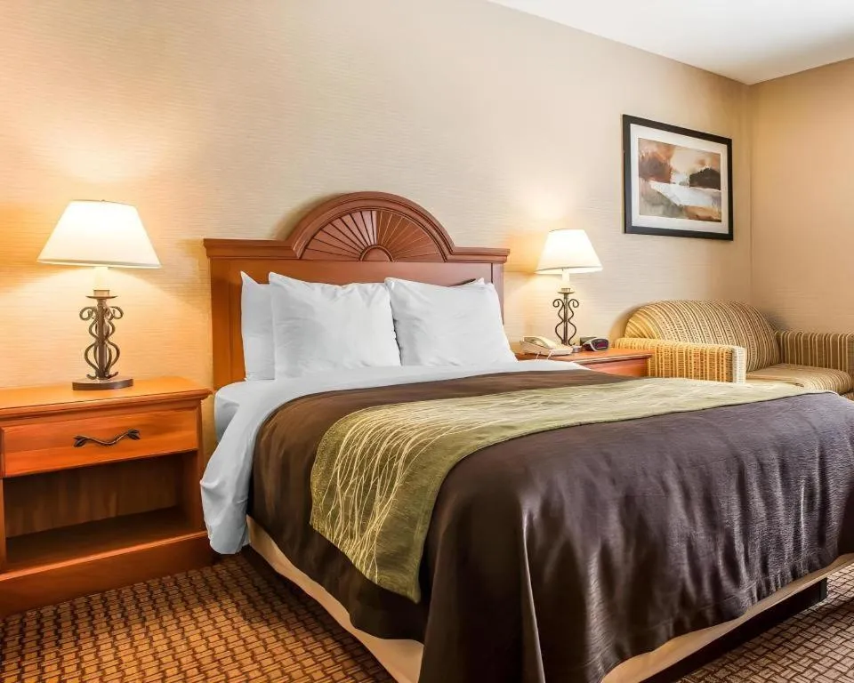 Bed in Quality Inn Sidney