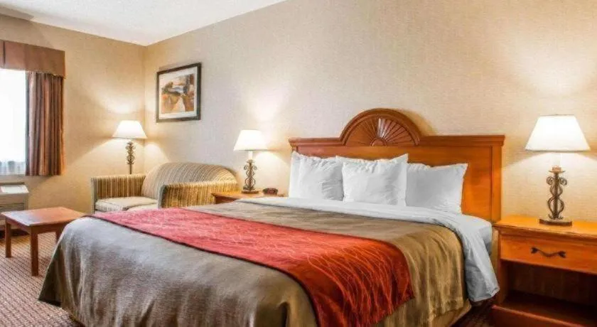 Bed in Quality Inn Sidney