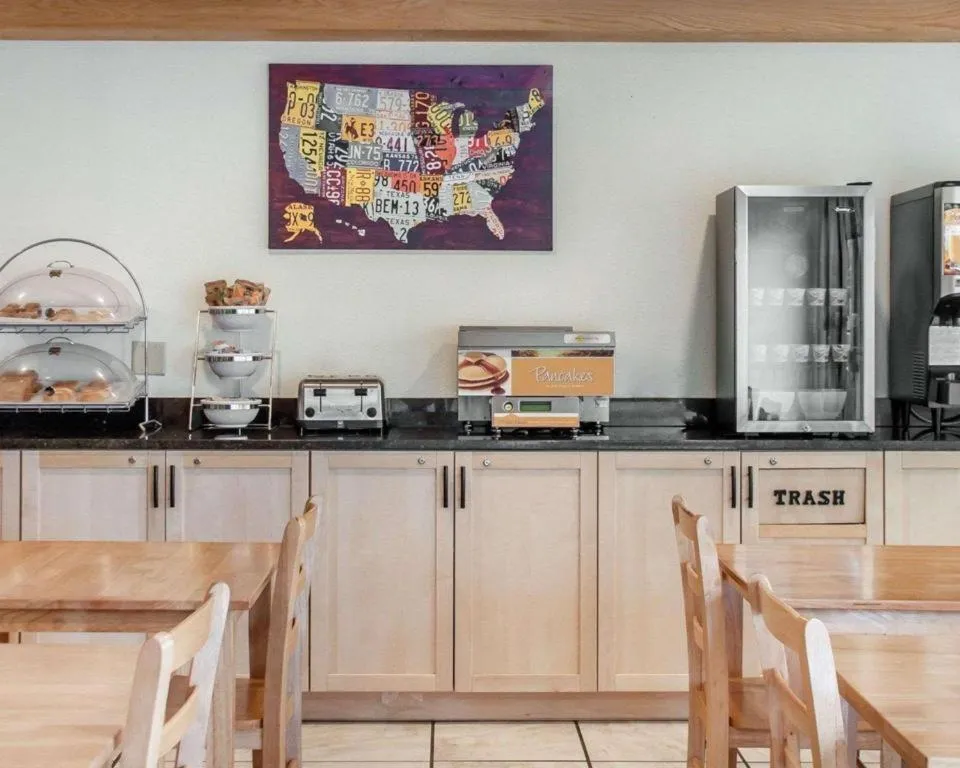 Econo Lodge Ithaca Airport