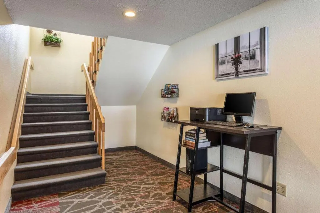 Econo Lodge Ithaca Airport