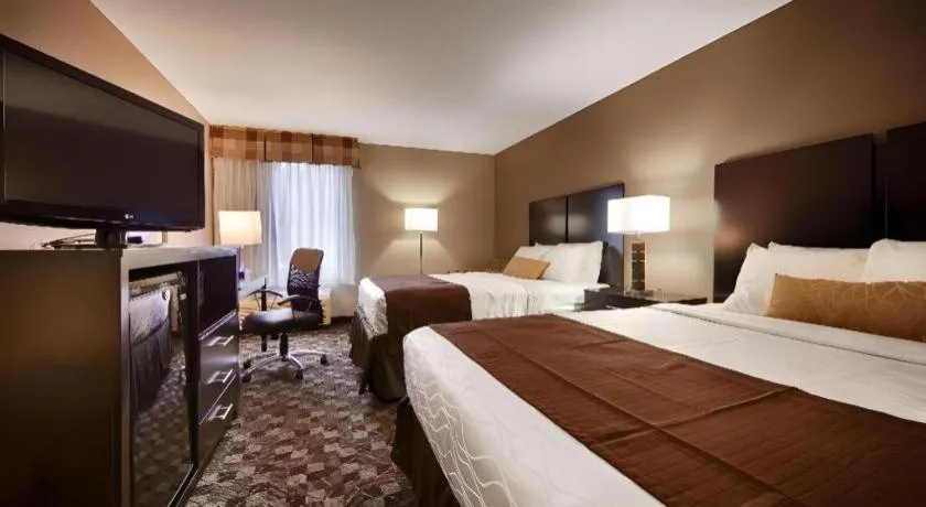 Bed in Best Western Plus Oak Mountain Inn