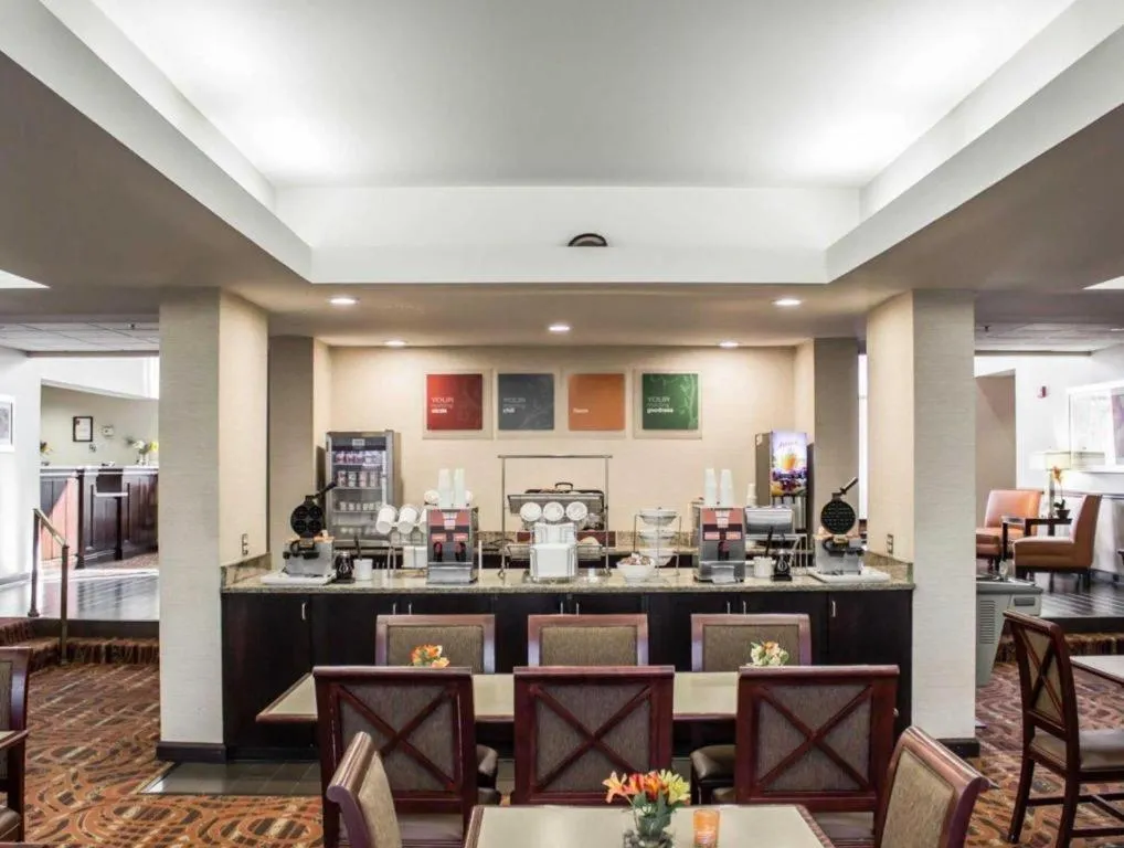 Quality Inn Dayton North - Vandalia