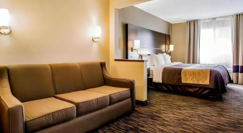 Quality Inn Dayton North - Vandalia