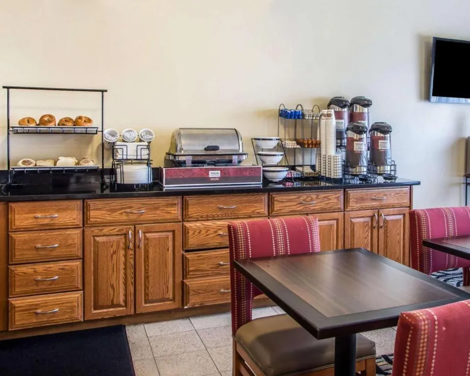 Quality Inn Dayton North - Vandalia