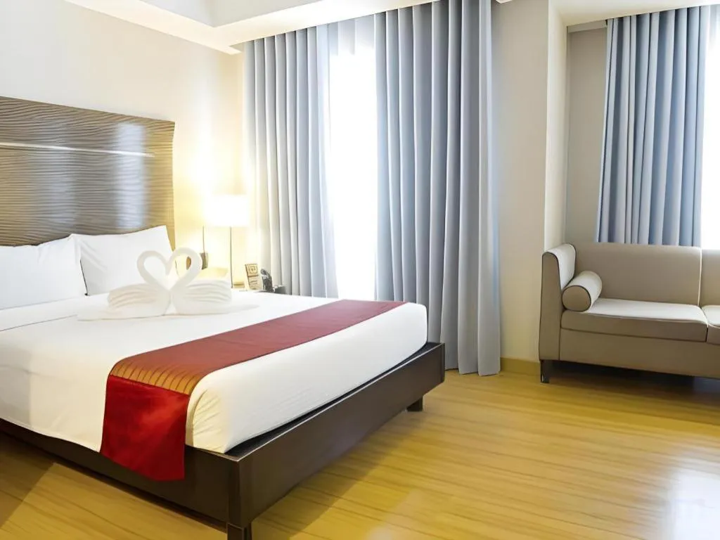 Bed in Lancaster Hotel Manila