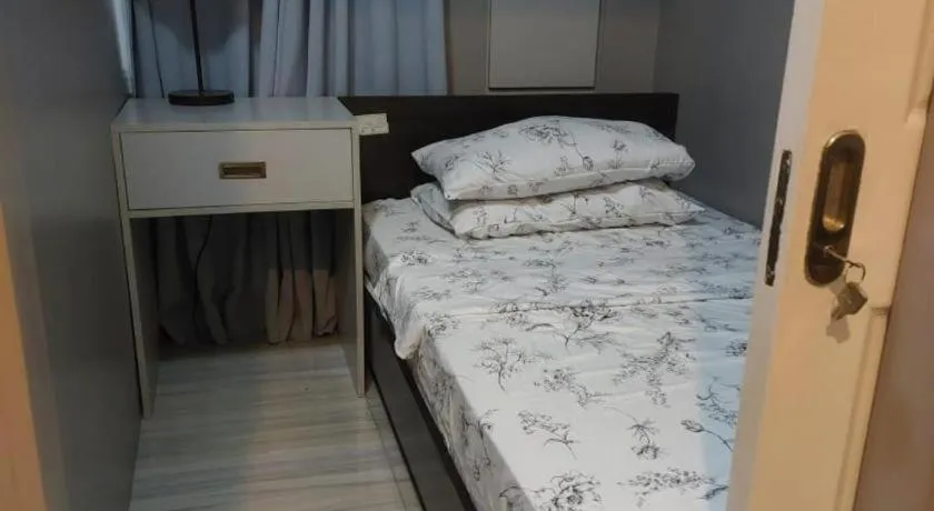 Bed in Lancaster Hotel Manila