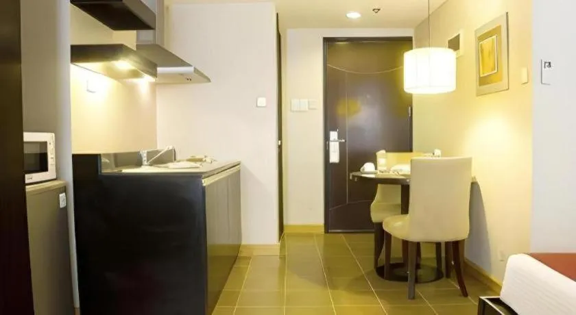 Lancaster Hotel Manila