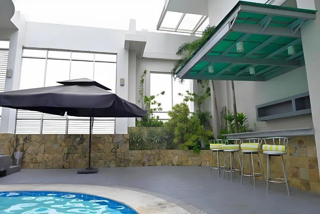 Lancaster Hotel Manila