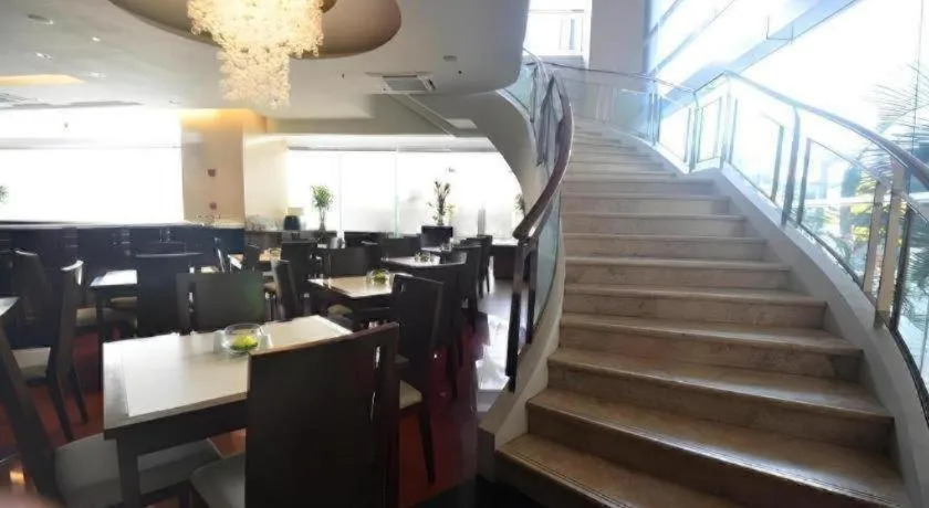 Lancaster Hotel Manila