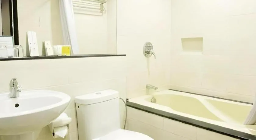 Lancaster Hotel Manila