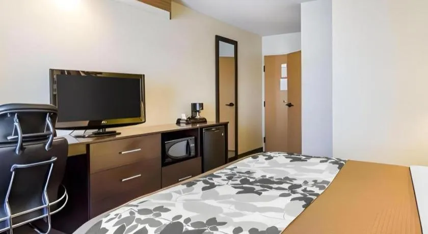 Bed in Econo Lodge Amarillo East