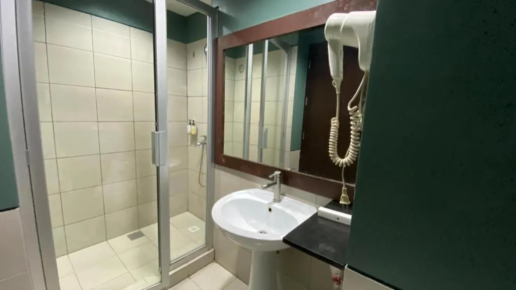 Baguio Burnham Suites Hotel