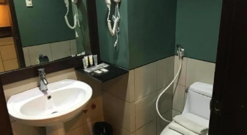 Baguio Burnham Suites Hotel