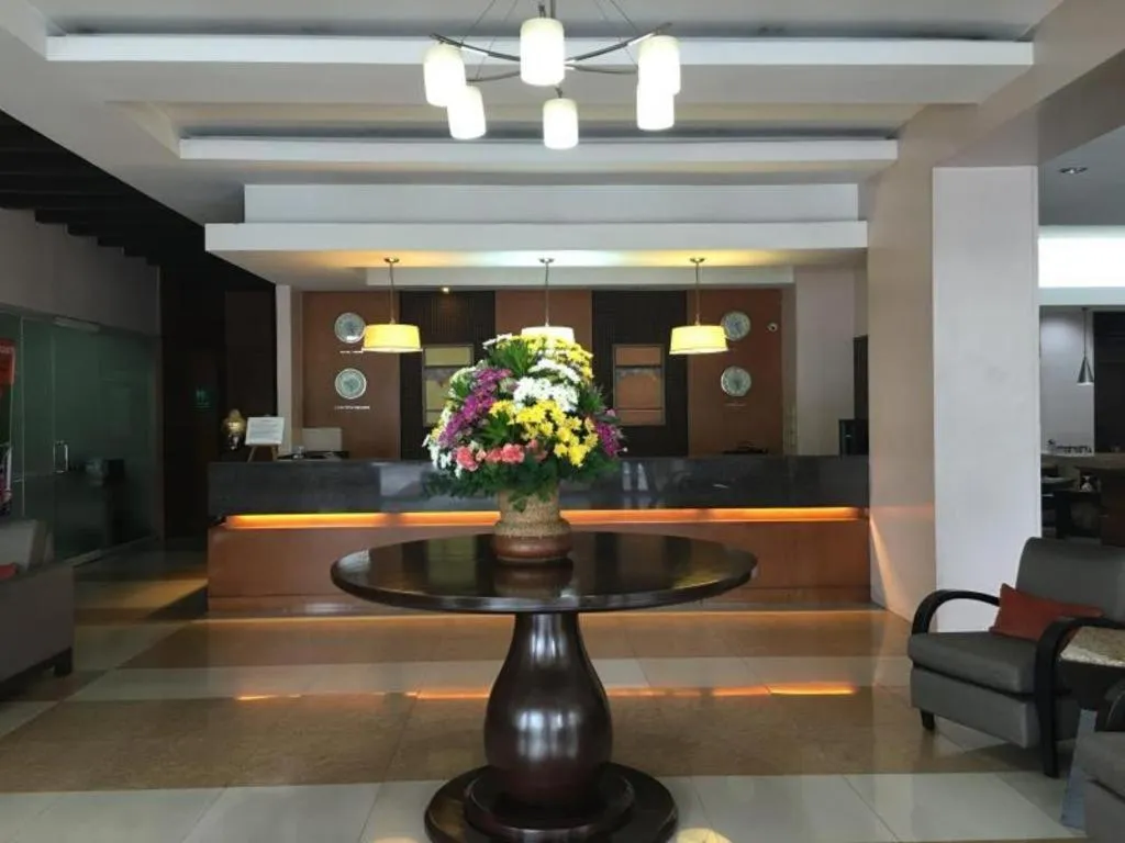 Baguio Burnham Suites Hotel