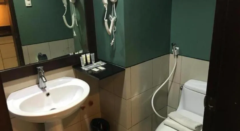 Baguio Burnham Suites Hotel