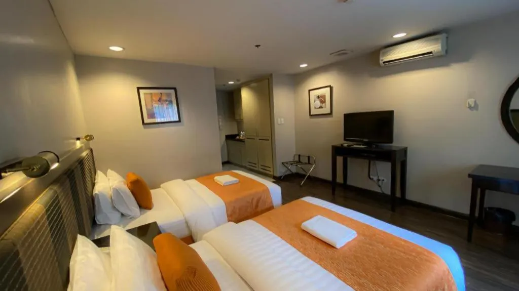 Bed in Baguio Burnham Suites Hotel