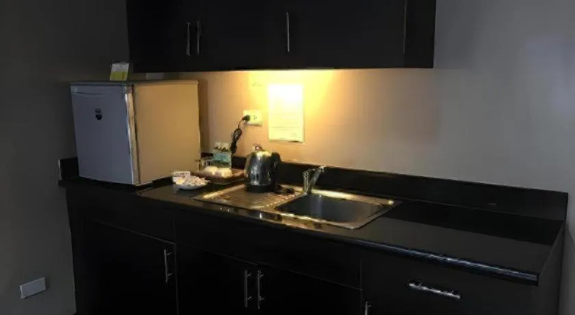 Baguio Burnham Suites Hotel