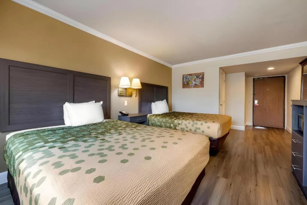 Bed in Econo Lodge Moreno Valley