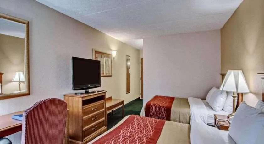 Bed in Quality Inn near Martinsville Speedway