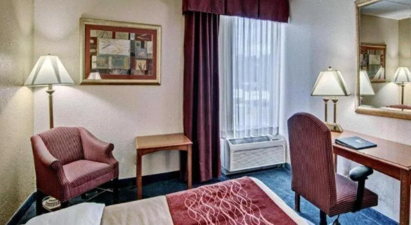 Bed in Quality Inn near Martinsville Speedway