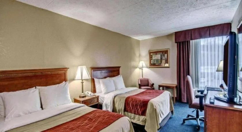 Bed in Quality Inn near Martinsville Speedway