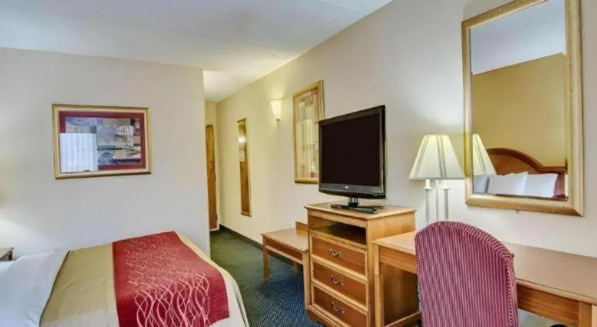 Bed in Quality Inn near Martinsville Speedway