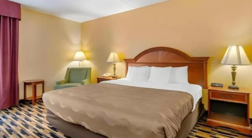 Bed in Quality Inn near Martinsville Speedway