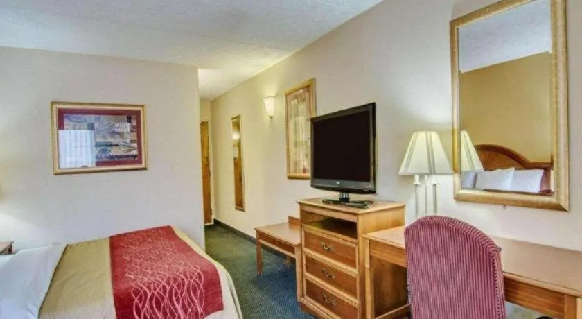 Bed in Quality Inn near Martinsville Speedway