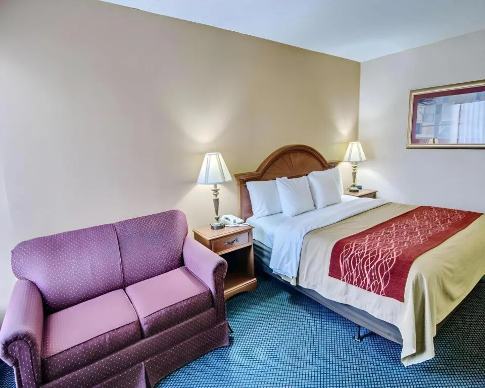 Bed in Quality Inn near Martinsville Speedway