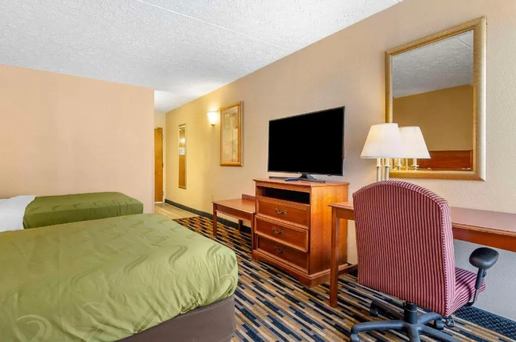 Bed in Quality Inn near Martinsville Speedway