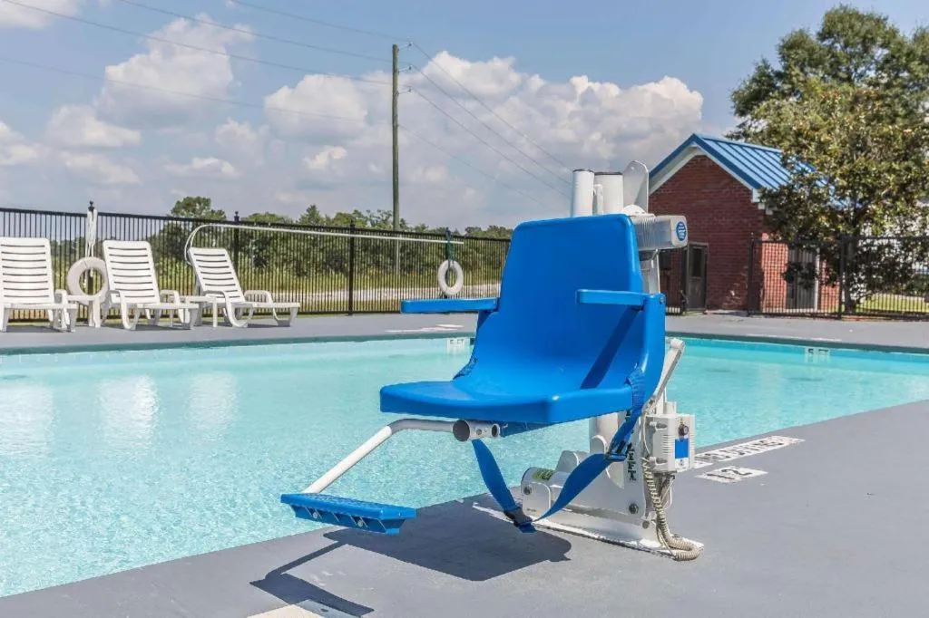 Quality Inn Calera I-65 exit 231