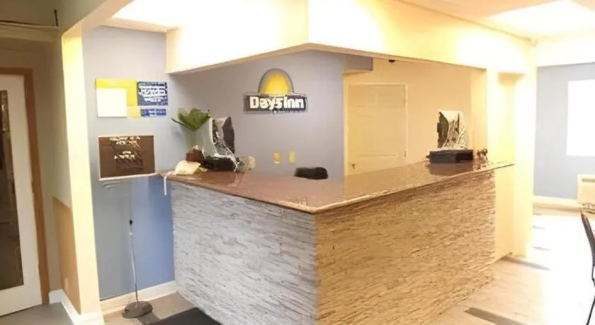 Days Inn by Wyndham West Branch Iowa City Area
