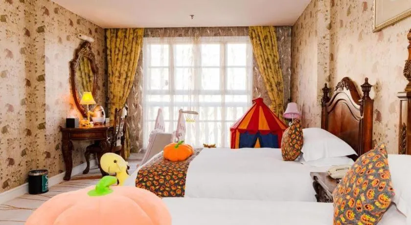 Bed in Hangzhou The First World Hotel