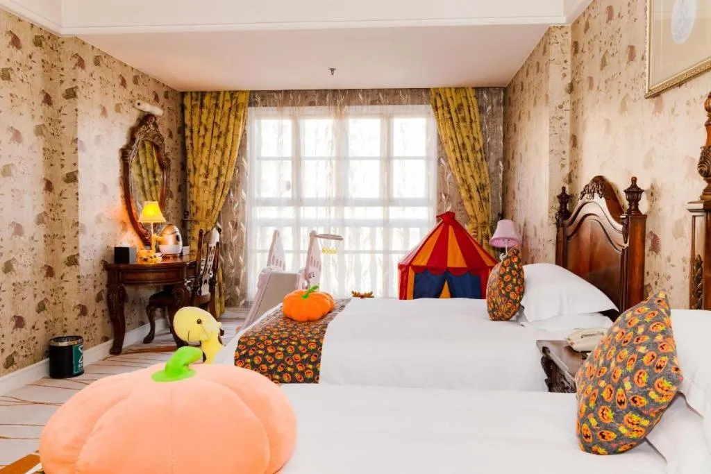 Bed in Hangzhou The First World Hotel