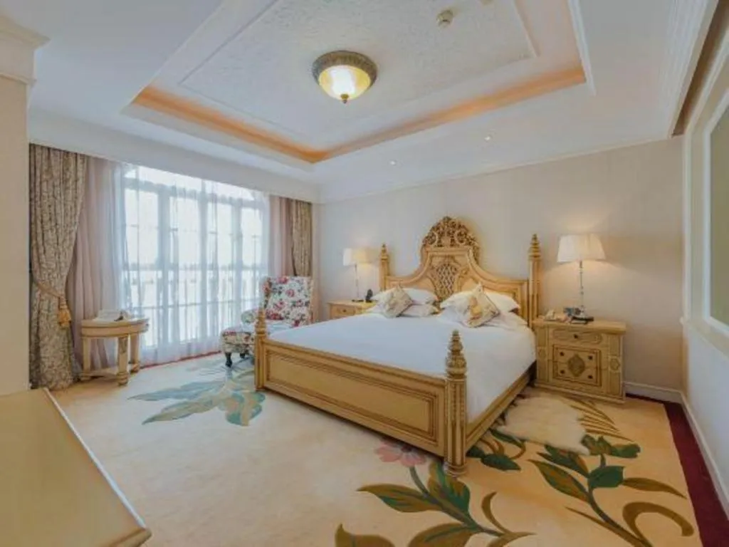 Bed in Hangzhou The First World Hotel