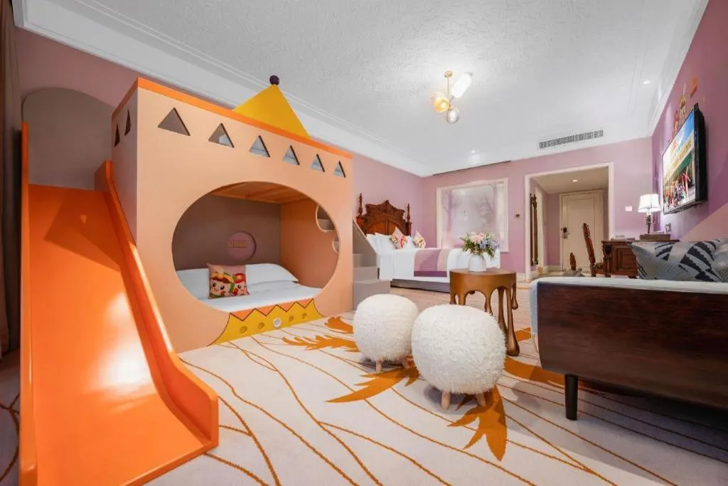 Hangzhou The First World Hotel